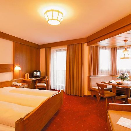 Hotel Lammwirt Йерценс Экстерьер фото