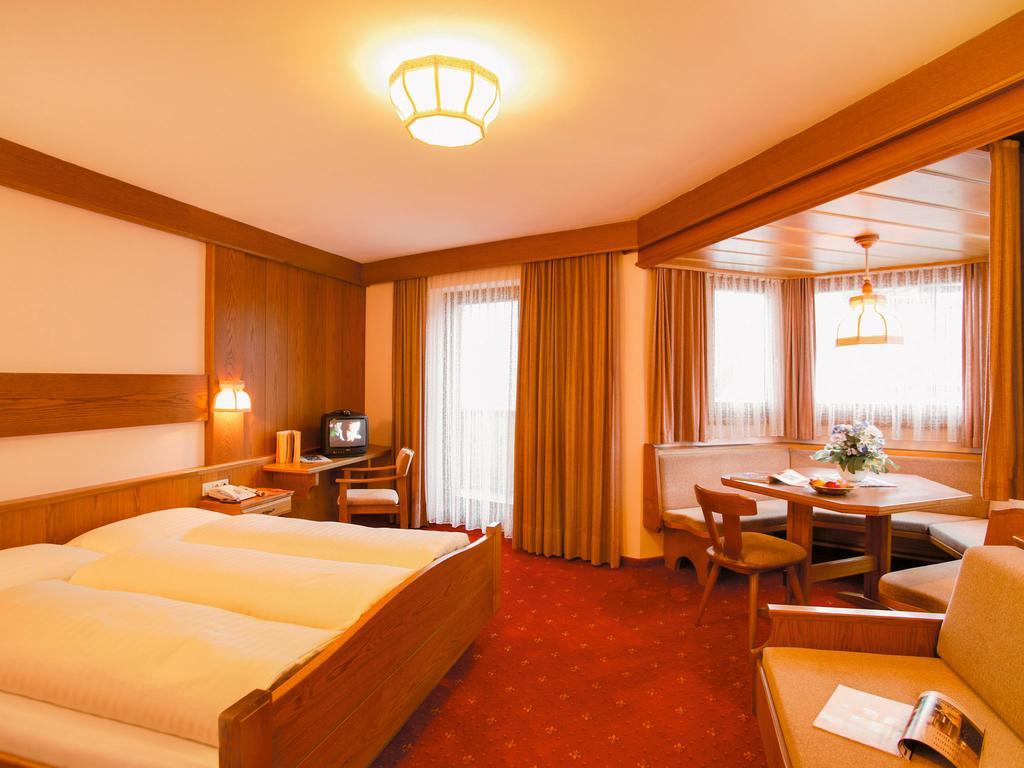 Hotel Lammwirt Йерценс Экстерьер фото