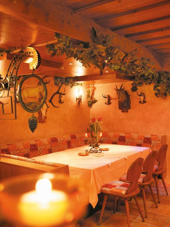 Hotel Lammwirt Йерценс Экстерьер фото