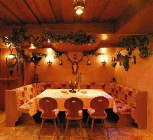 Hotel Lammwirt Йерценс Экстерьер фото